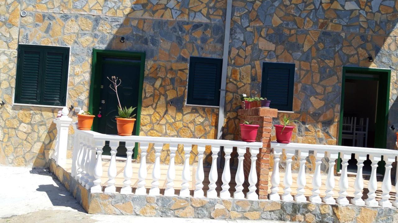 Villa Fredi Orikum Exterior photo