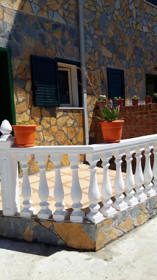 Villa Fredi Orikum Exterior photo